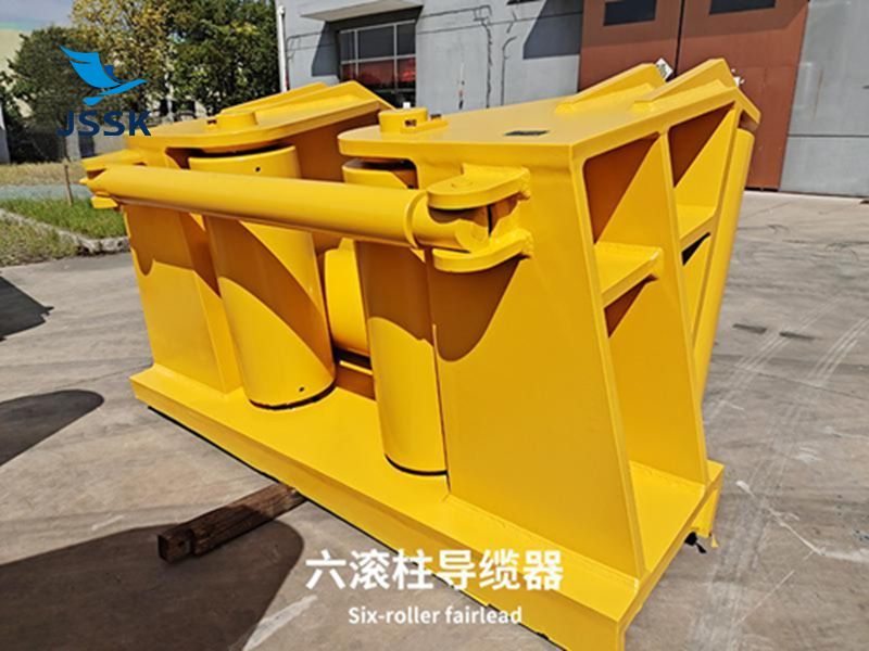 六滚柱导缆器